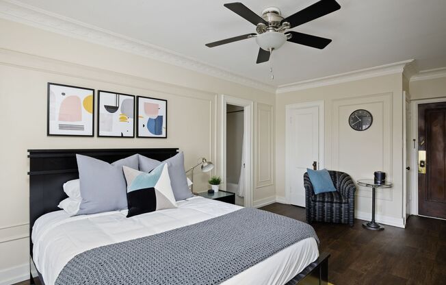 Studio, 1 bath, 300 sqft, $950, Unit 108