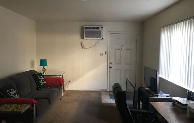 2 beds, 1 bath, 685 sqft, $1,540, Unit 525 - #115