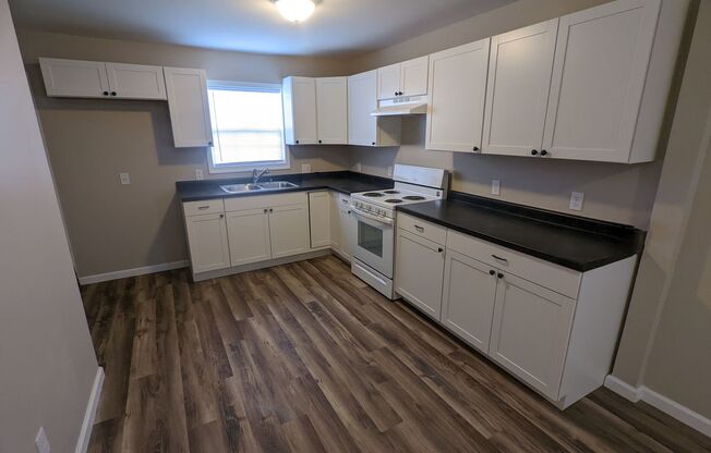 2 beds, 1.5 baths, 1,080 sqft, $1,450, Unit 248 Reeb Ave.