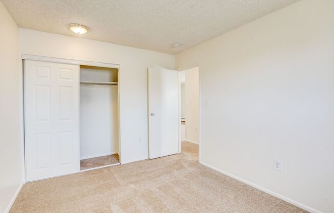 2 beds, 1 bath, 896 sqft, $1,800, Unit 229