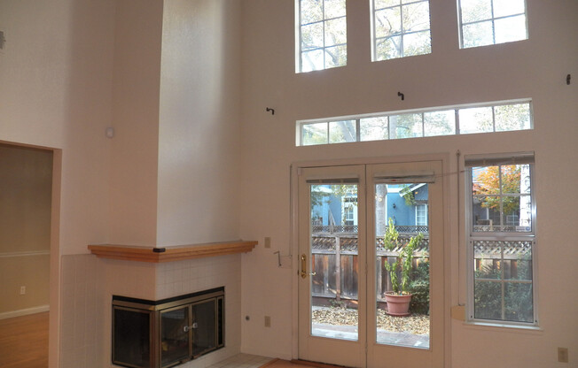 Spacious North San Jose Townhouse - Available Now!