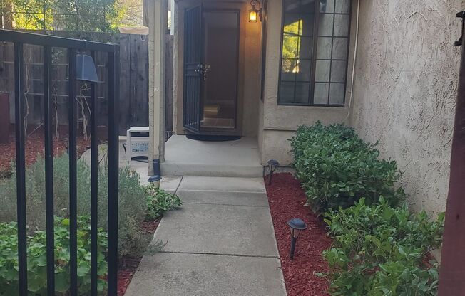 Fantastic Home with 4 Bedrooms in Antioch
