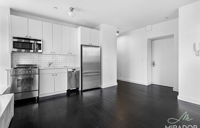 2 beds, 1 bath, $6,300, Unit 4B