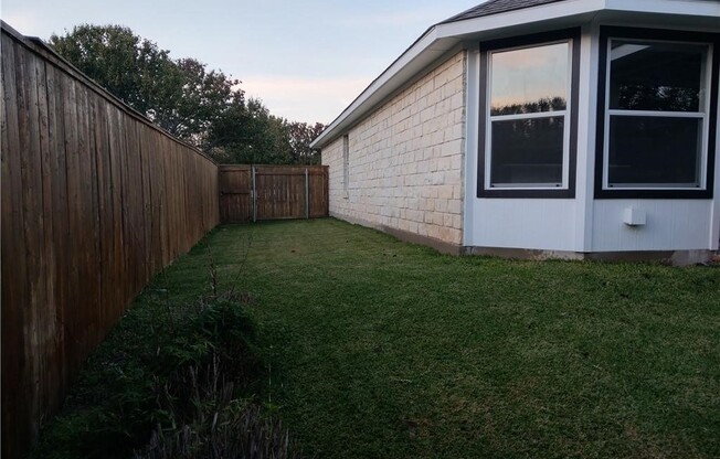 1004 RIDGEBLUFF CIR