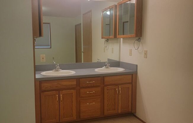 3 beds, 2 baths, $2,000