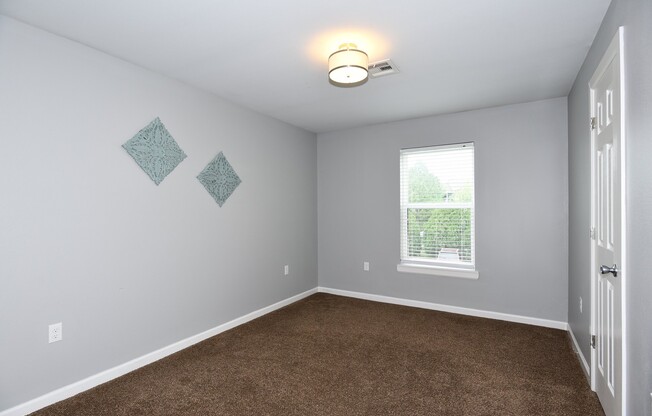 2 beds, 1 bath, 950 sqft, $1,389, Unit 0305