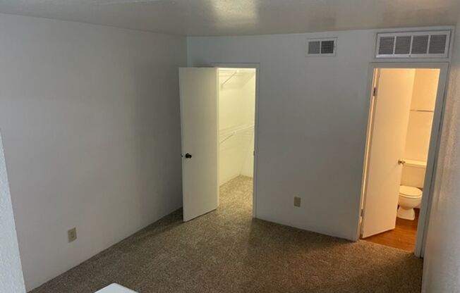 2 beds, 2 baths, 1,038 sqft, $1,085, Unit 2801