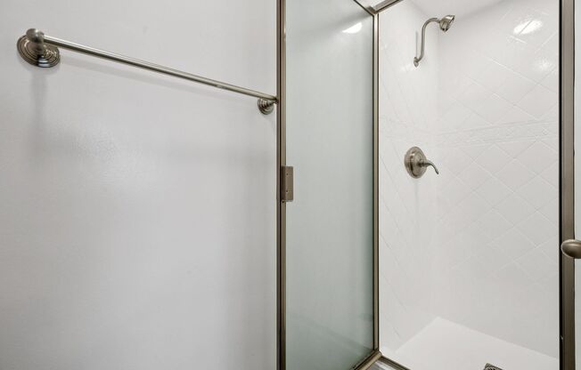 3 beds, 2 baths, 1,350 sqft, $2,895, Unit 303