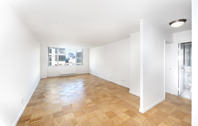 1 bed, 1 bath, $5,295, Unit 11C