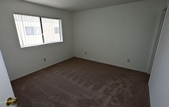 2 beds, 2 baths, $2,400, Unit 10