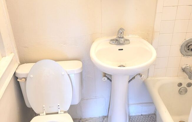 Studio, 1 bath, $825, Unit 413