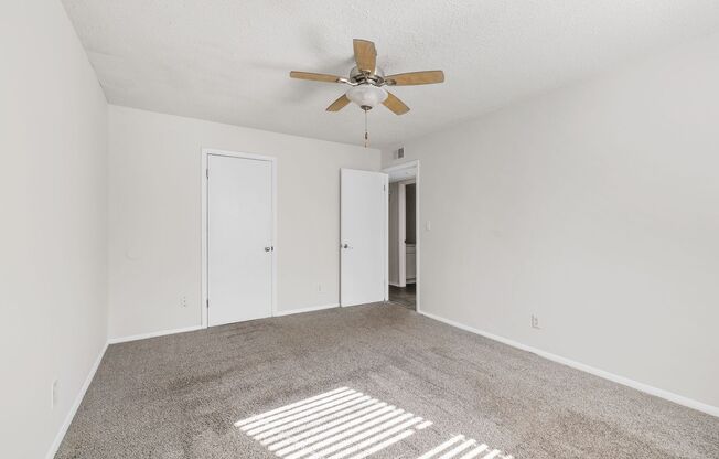 2 beds, 1 bath, 800 sqft, $1,395