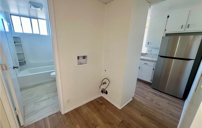 2 beds, 1 bath, 885 sqft, $2,950, Unit 1/2