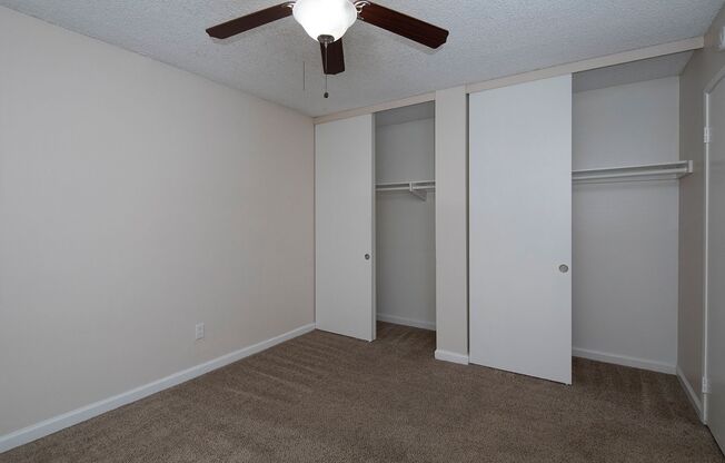 2 beds, 1 bath, 896 sqft, $2,395, Unit B-34