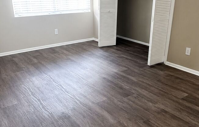 2 beds, 1 bath, 1,010 sqft, $1,150, Unit I01