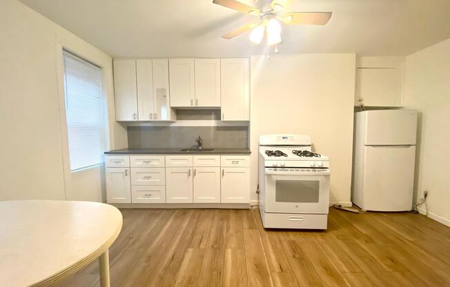 1 bed, 1 bath, 700 sqft, $3,000, Unit 1