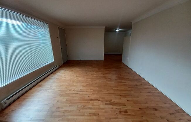 1 bed, 1 bath, $1,075, Unit 1818