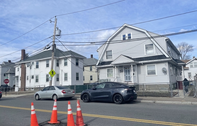 8 GREENWOOD AVE