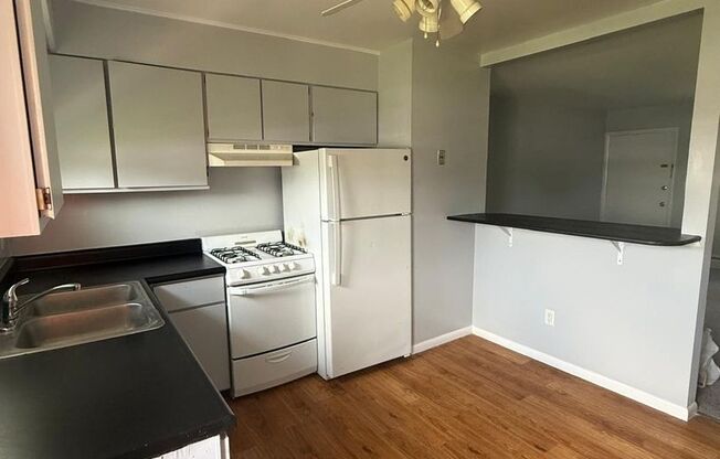 2 beds, 1 bath, 725 sqft, $1,450, Unit 103BP-11