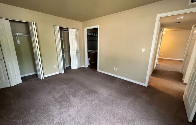 2 beds, 2 baths, $1,650, Unit # #R 33