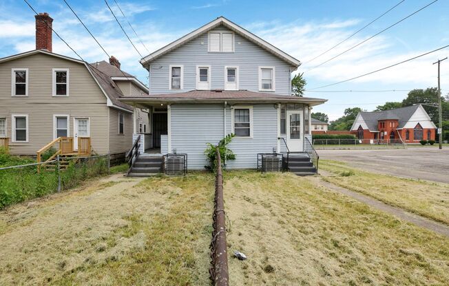 2229-2231 E 5th Ave