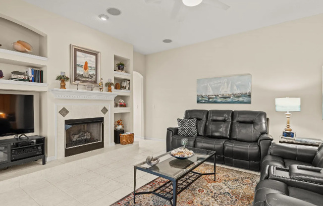 184 CACIQUE DR