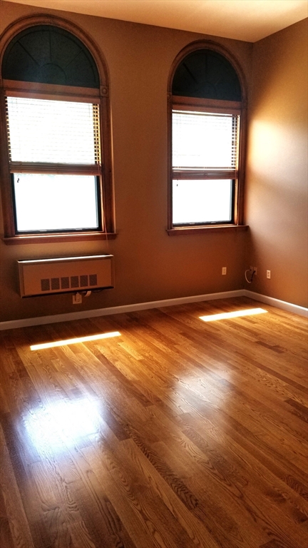 1 bed, 1 bath, 1,100 sqft, $2,950, Unit 301