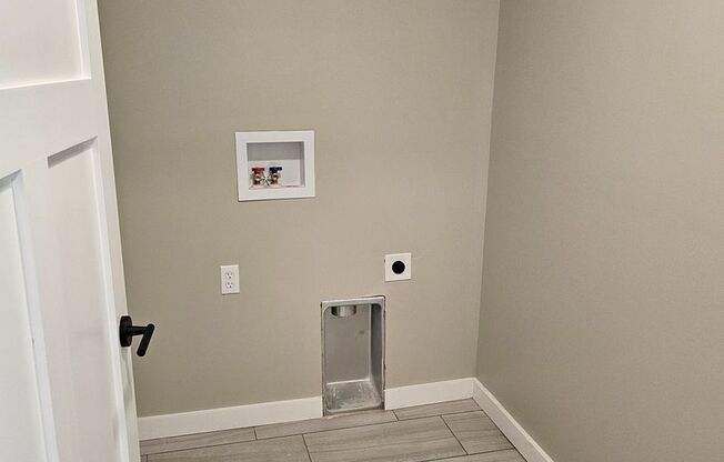 2 beds, 2 baths, 1,218 sqft, $1,350, Unit Neptune 205