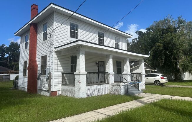 6 beds, 2 baths, $2,100