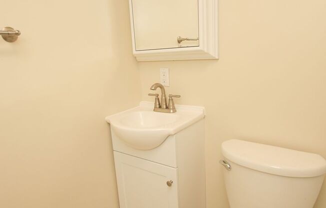 Studio, 1 bath, $1,400, Unit #18