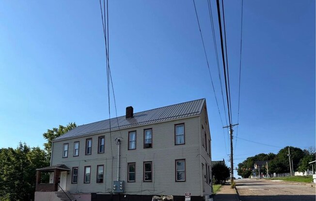 1101 EVANS AVE