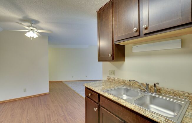 2 beds, 1 bath, 726 sqft, $1,295, Unit 799-205