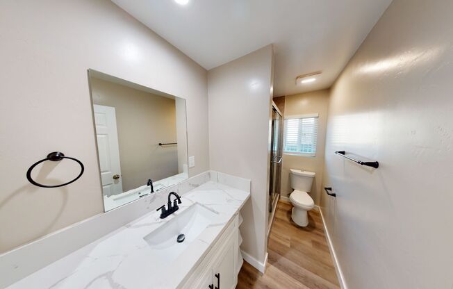 Renovated! 4BD/2BA on La Dorna