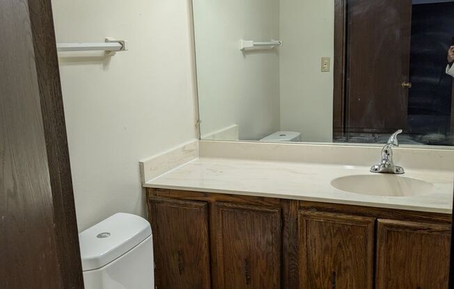 2 beds, 1.5 baths, 1,000 sqft, $1,451, Unit 8199-8199E