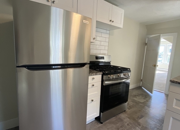 2 beds, 1 bath, 1,000 sqft, $2,000, Unit 3