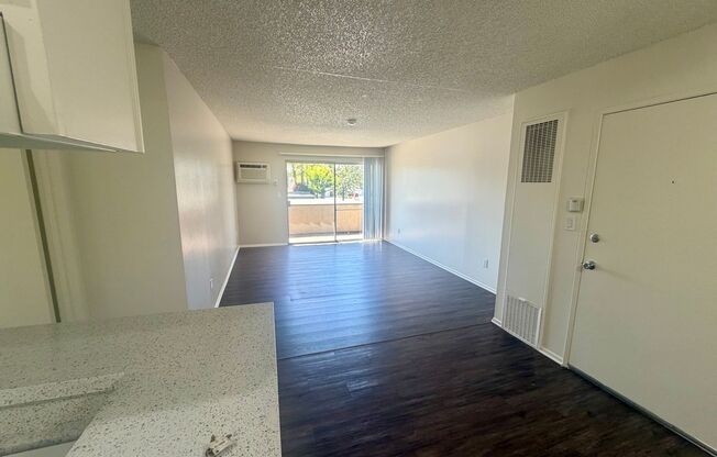 1 bed, 1 bath, 713 sqft, $2,075, Unit B116