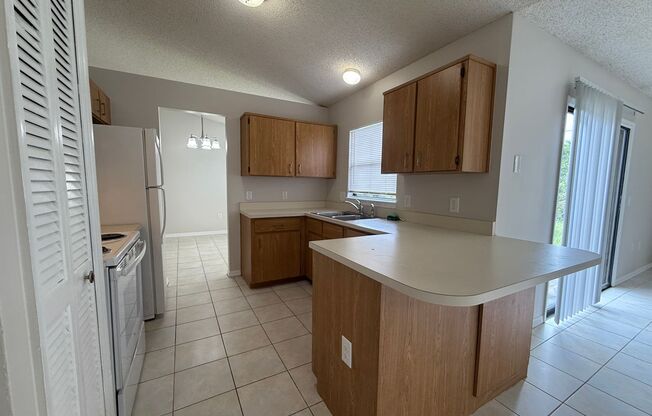 Deltona 3/2 Corner Lot