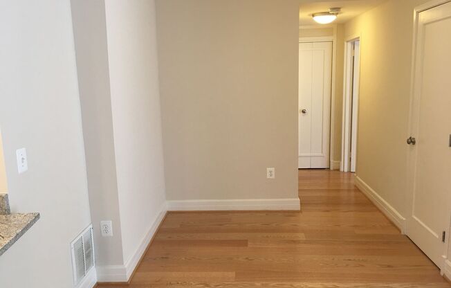 1 bed, 1 bath, 720 sqft, $3,900, Unit 0430