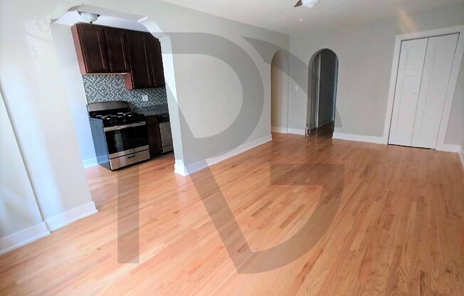 425 W Roscoe St