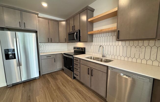 1 bed, 1 bath, 688 sqft, $1,295, Unit 1621-530