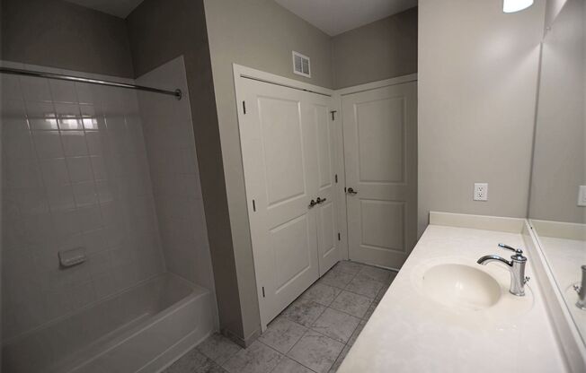 2 beds, 2 baths, 1,320 sqft, $3,495, Unit 517