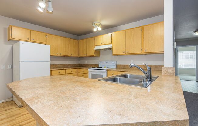 2 beds, 2 baths, 1,004 sqft, $1,625, Unit D34