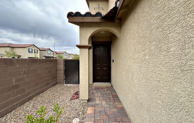4 BEDROOM + LOFT HOME IN GATED COMMUNITY