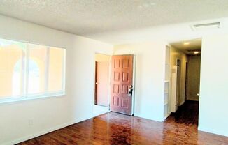 2 beds, 1 bath, $1,300