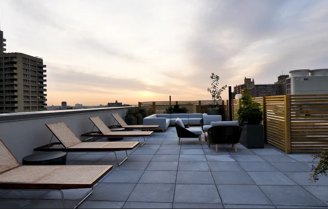 111 MONTGOMERY ST