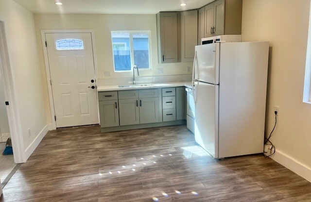 Studio, 1 bath, 325 sqft, $2,100