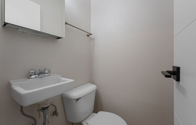 1 bed, 1.5 baths, 662 sqft, $2,400, Unit 26L