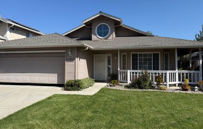 WONDERFUL MORADA NEIGHBORHOOD! SINGLE STORY BEAUTY WITH FORMAL LIVING AND DINING ROOM!!