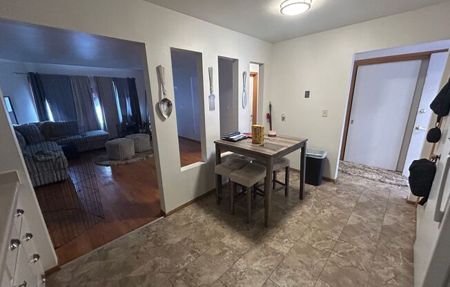 1 bed, 1 bath, $1,015, Unit 32