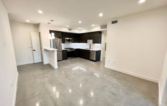 1 bed, 1 bath, 621 sqft, $3,250, Unit 206